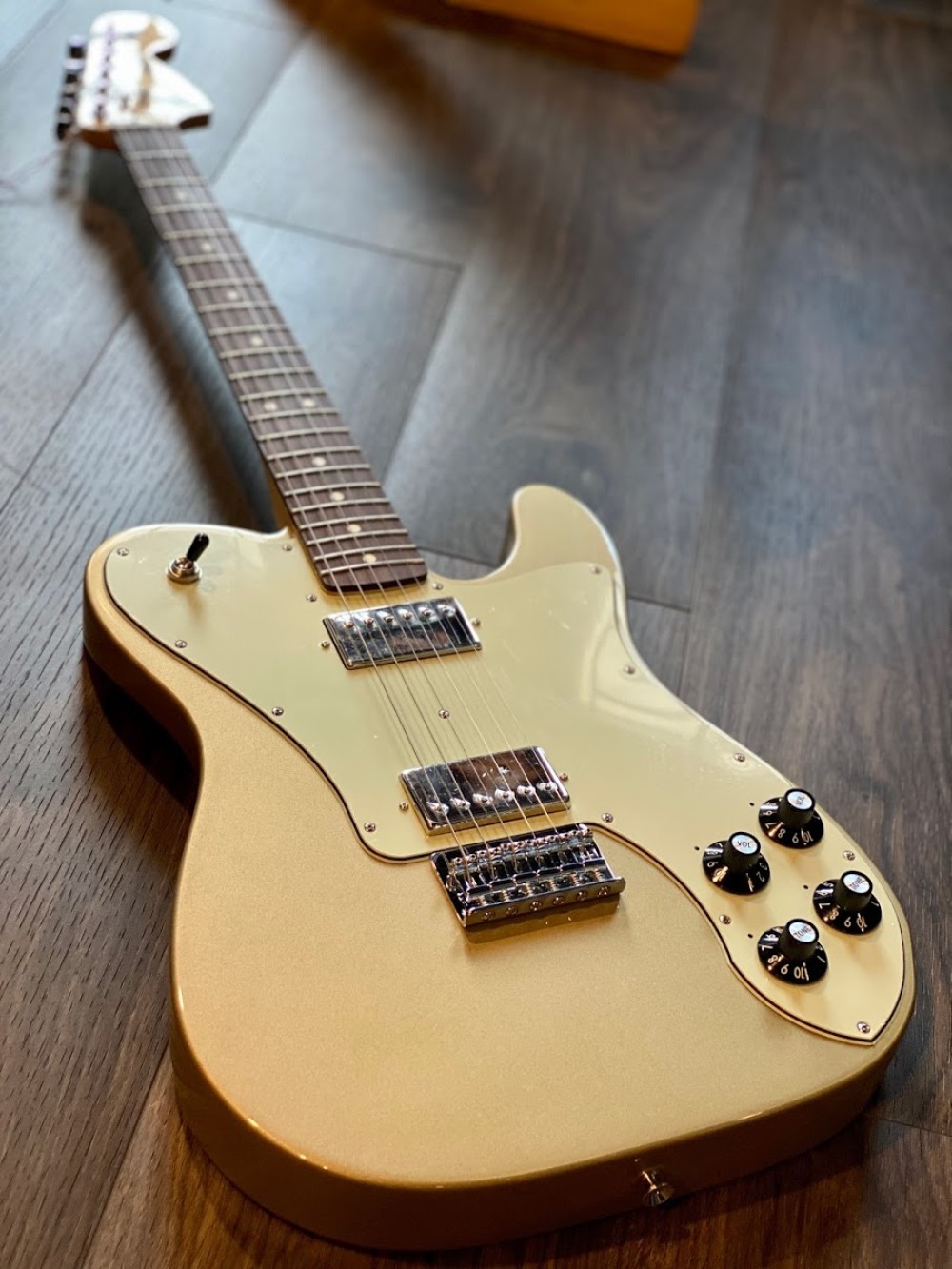 Fender Chris Shiflett Telecaster Deluxe with Case in Shoreline Gold